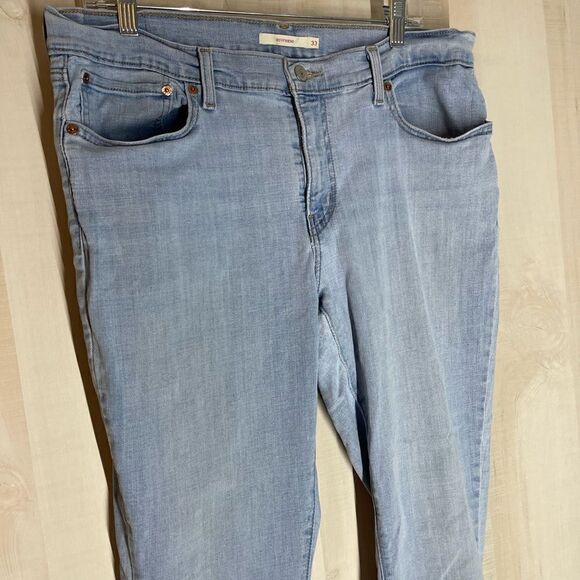 ‎Levi’s boyfriend light wash jeans, size 33 - Picture 5 of 15